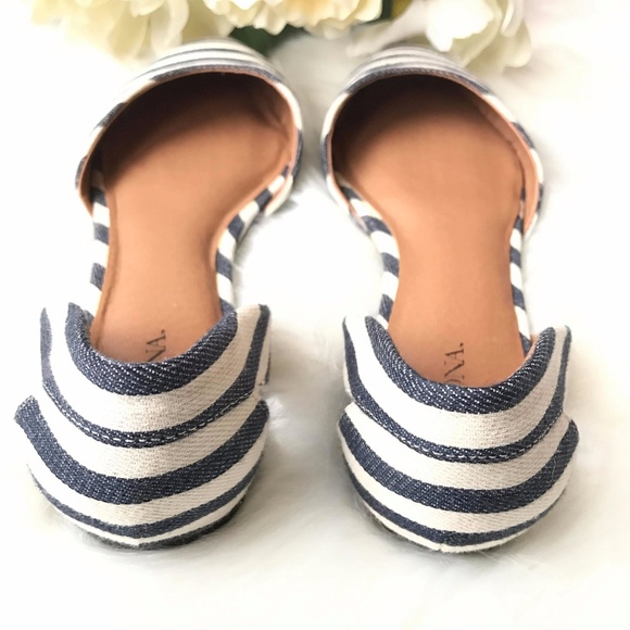 MERONA CELINE BLUE & WHITE POINTY TOE FLATS NWOB - Picture 3 of 4